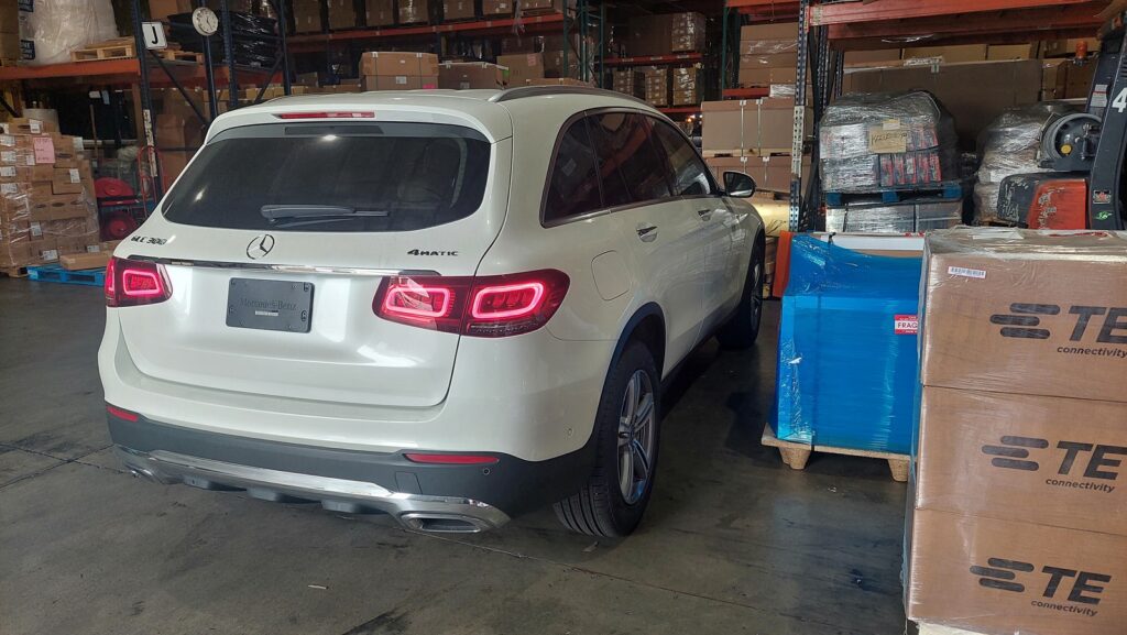 然而Car2TW 團隊擁有業界領先的優勢。他們累積了大量的測試授權報告,這讓許多車輛可以依靠這些授權報告通過檢測,避免了耗時耗錢的重複測試。以張小姐的賓士汽車GLC300為例,Car2TW 成功地將原先高達 $17,000 美元的測試費用,大幅降低至 $2,000多美元,為張小姐節省了高達 80%以上的費用!加上海運費、報關費等其他費用,全部費用加起來,比起在台灣購買同樣車款,張小姐的運車回台方案節省了非常可觀的一筆開銷。 然而Car2TW 團隊擁有業界領先的優勢。他們累積了大量的測試授權報告,這讓許多車輛可以依靠這些授權報告通過檢測,避免了耗時耗錢的重複測試。以張小姐的賓士汽車GLC300為例,Car2TW 成功地將原先高達 $17,000 美元的測試費用,大幅降低至 $2,000多美元,為張小姐節省了高達 80%以上的費用!加上海運費、報關費等其他費用,全部費用加起來,比起在台灣購買同樣車款,張小姐的運車回台方案節省了非常可觀的一筆開銷。